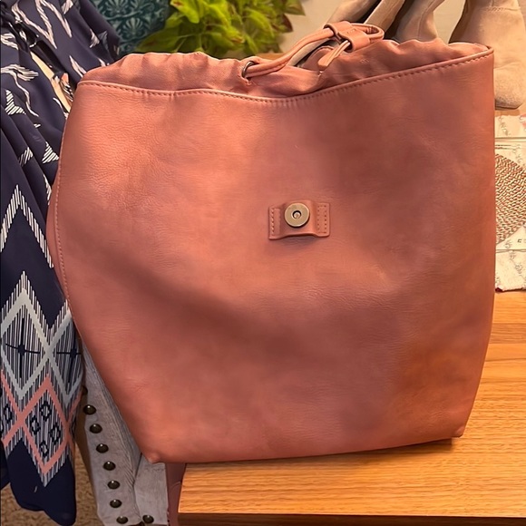 Universal Thread backpack with adjustable straps - Picture 10 of 12